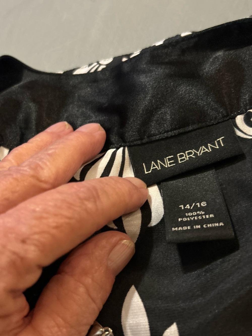 Lane Bryant Black and White Satin Tunic - Picture 4 of 6
